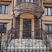 Фото кованых козырьков и навесов